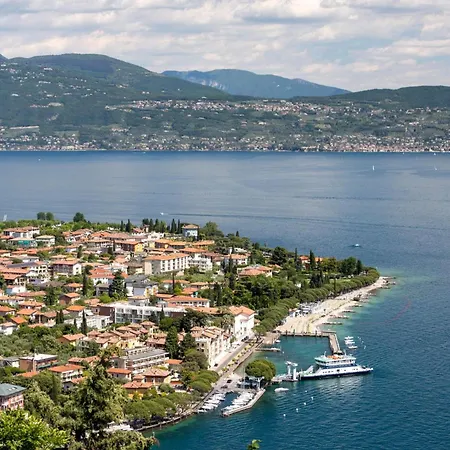 Borgo Belvedere-lake View & Shared Pool - Happy Apartmán *