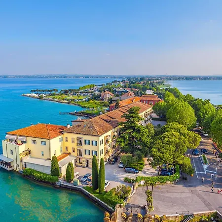 Borgo Belvedere-lake View & Shared Pool - Happy Apartmán *