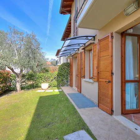 Borgo Belvedere-lake View & Shared Pool - Happy Apartmán