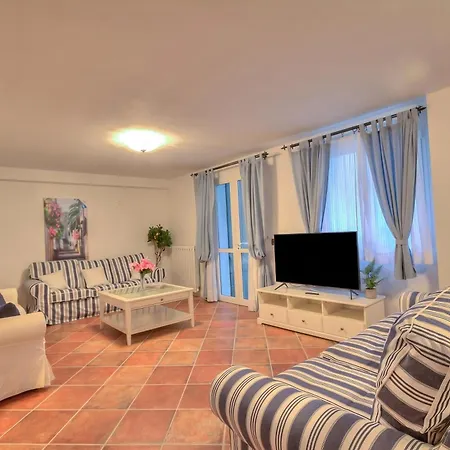 Borgo Belvedere-lake View & Shared Pool - Happy Toscolano Maderno